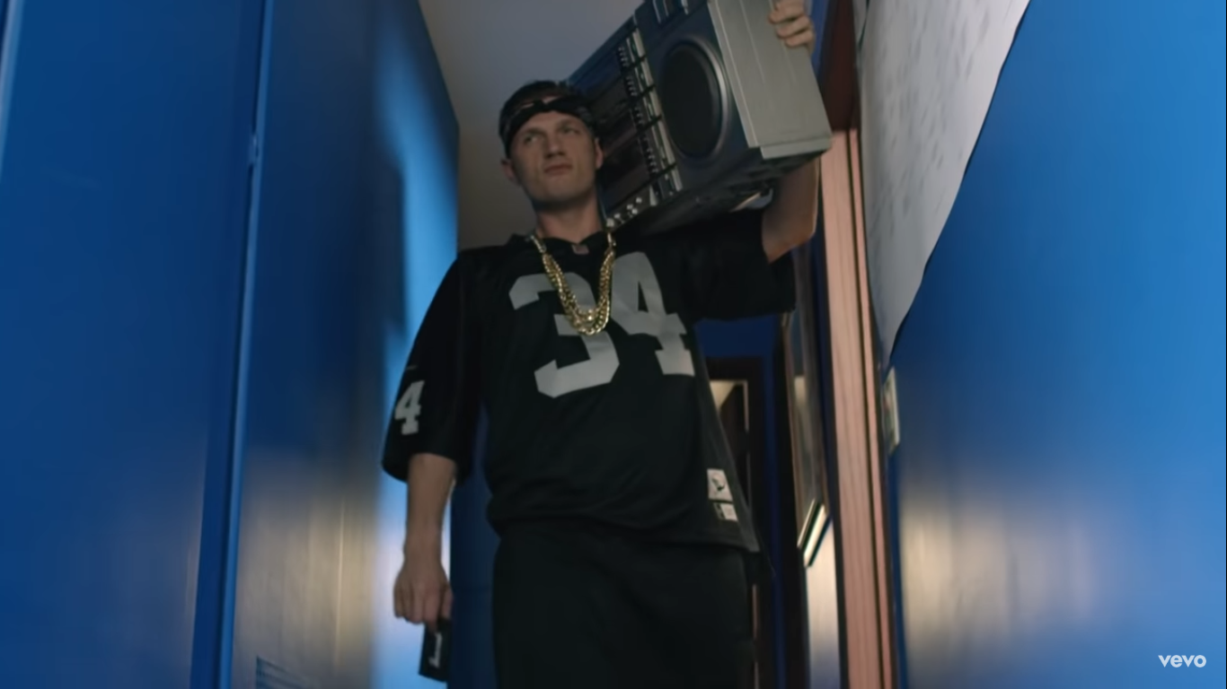 клип 19 лет. скрипачка линдси стирлинг фэнтези. Chad kroeger. Tiesto the business tiesto. линдси стирлинг.